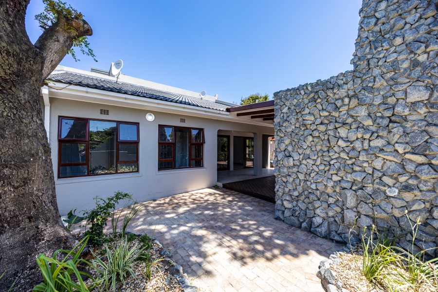 4 Bedroom Property for Sale in Blue Bend Eastern Cape